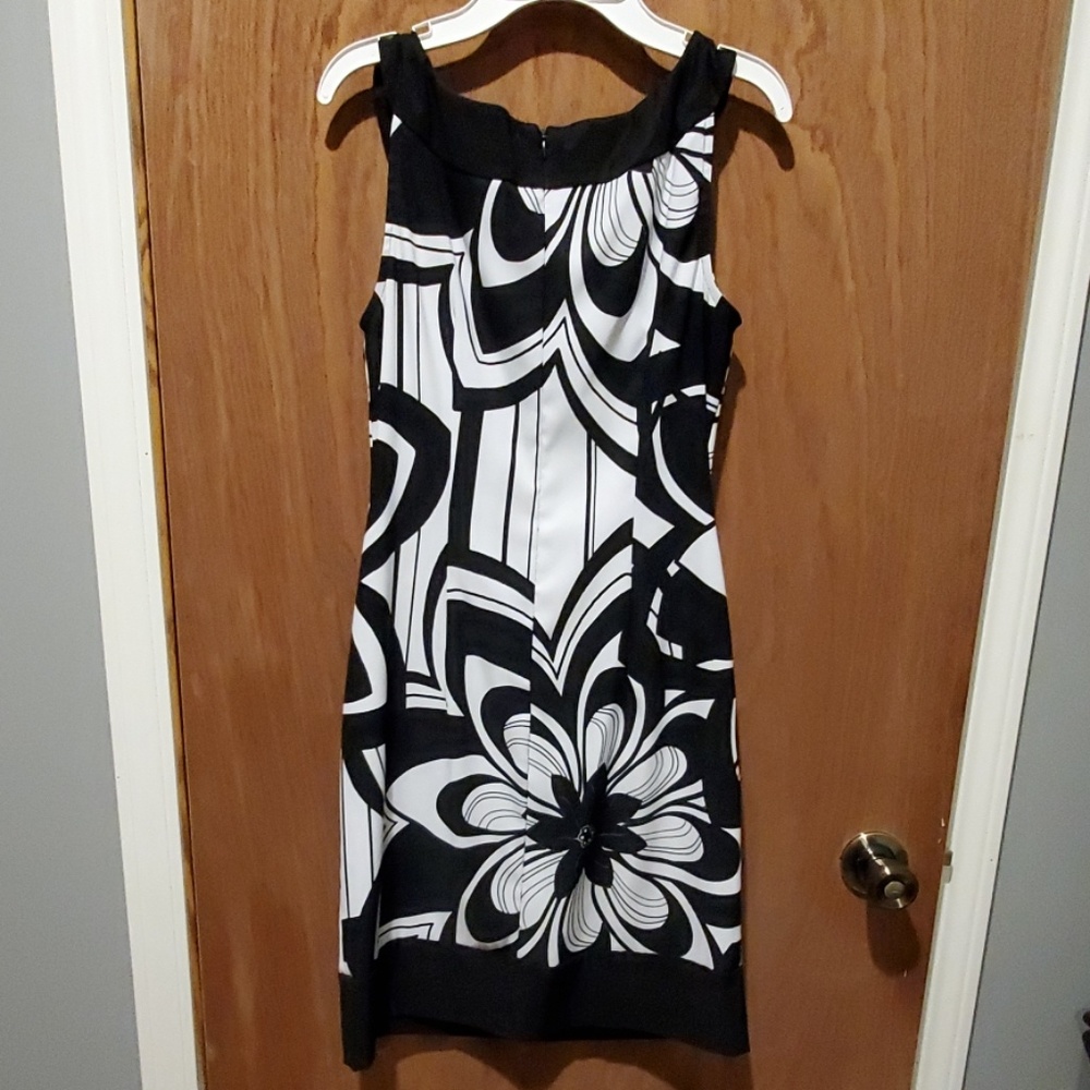 Connected Dress - Picture 2 of 3